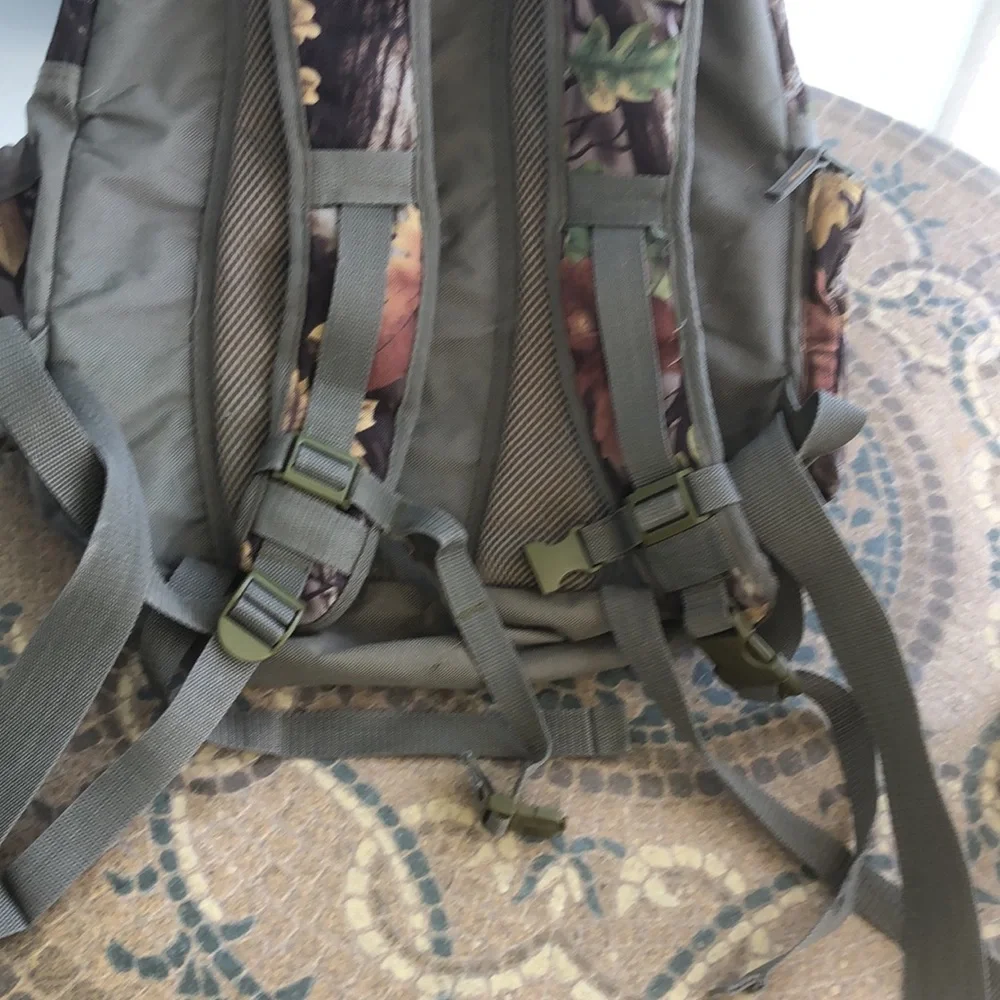 GOODYEAR CAMO BACKPACK • GUC - Picture 9 of 17